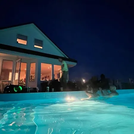 빌라 With Heated Pool And Magnificent View *