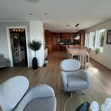 Villa With Heated Pool And Magnificent View Bergen