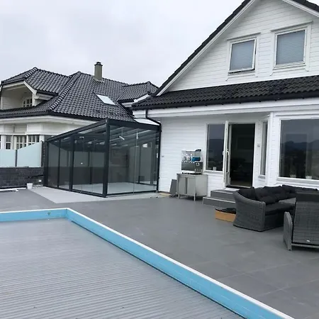 Villa With Heated Pool And Magnificent View