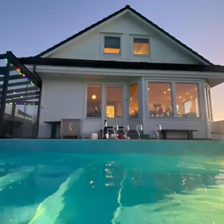 With Heated Pool And Magnificent View فيلة