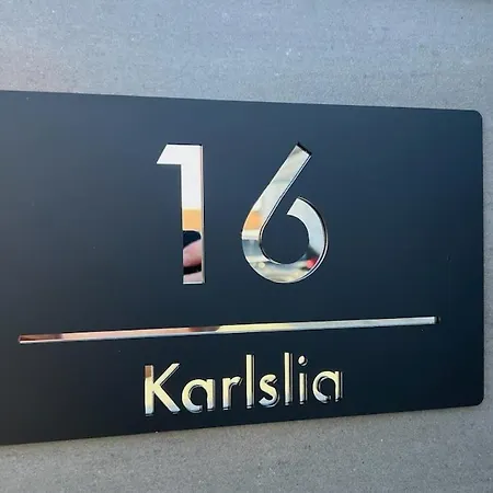 With Heated Pool And Magnificent View فيلة برغن