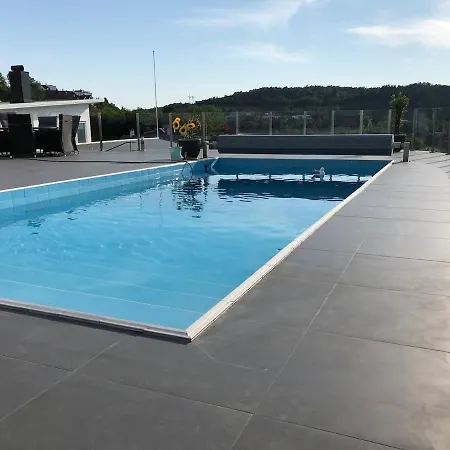 Villa With Heated Pool And Magnificent View