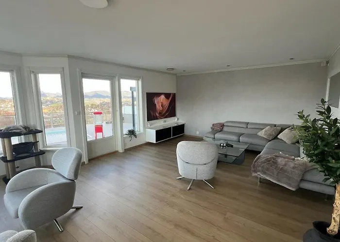 With Heated Pool And Magnificent View * 베르겐