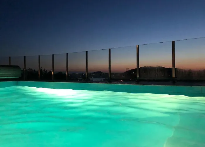 With Heated Pool And Magnificent View 빌라 *