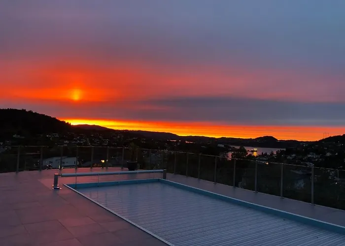 With Heated Pool And Magnificent View 빌라 베르겐